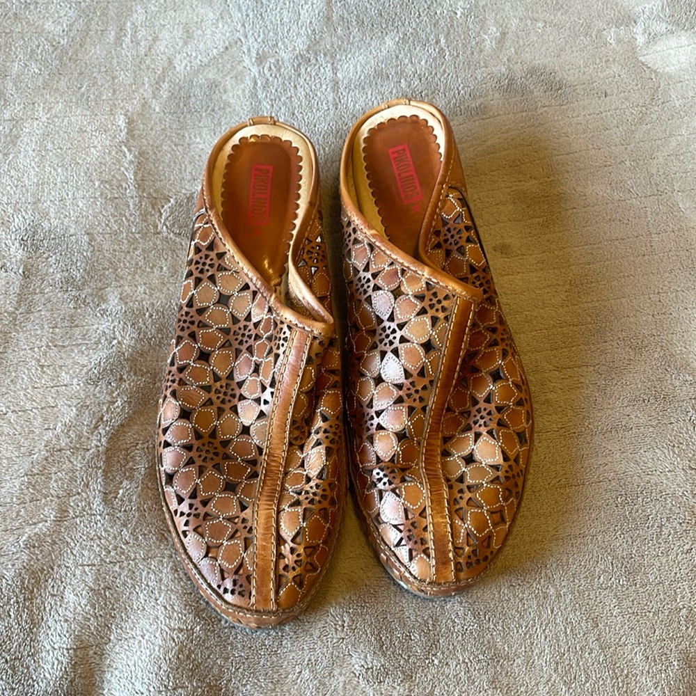 Pikolinos leather slides EUC Size 40